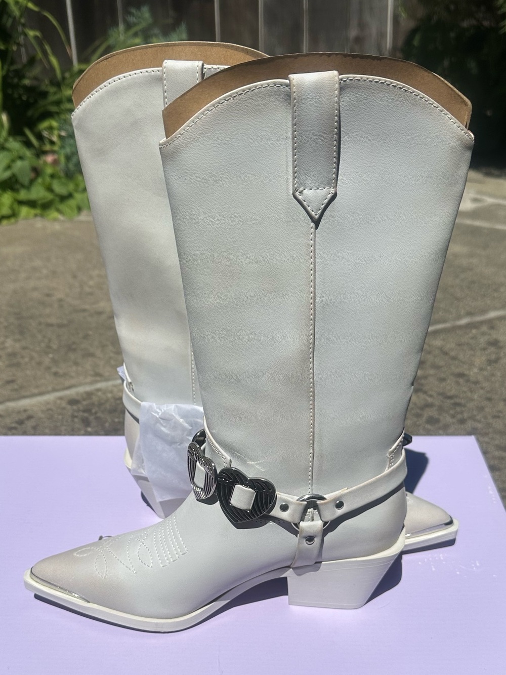 Madden Girl White Pointed-Toe Western Harness Boots